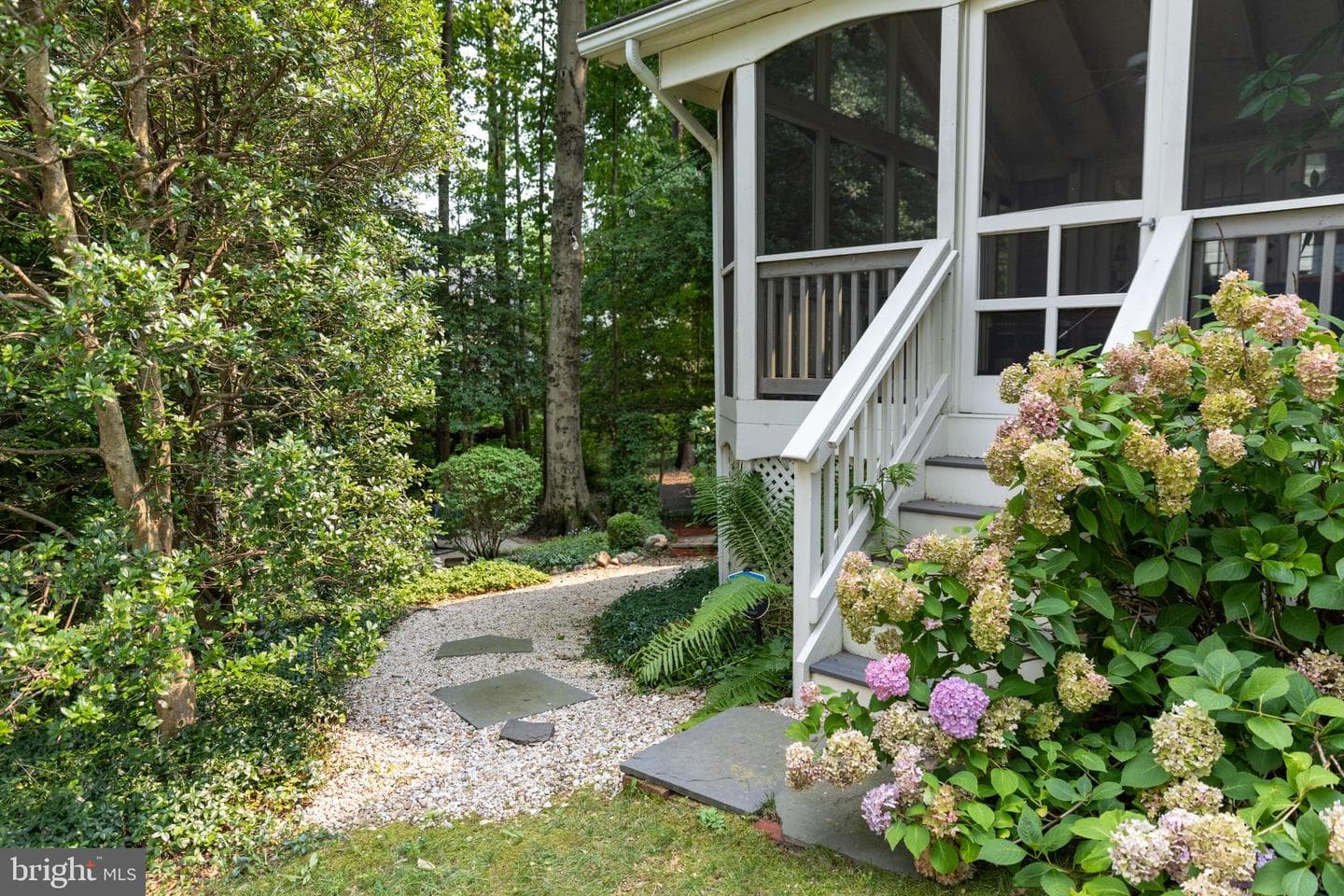 9525 Oak Stream Court photo 11