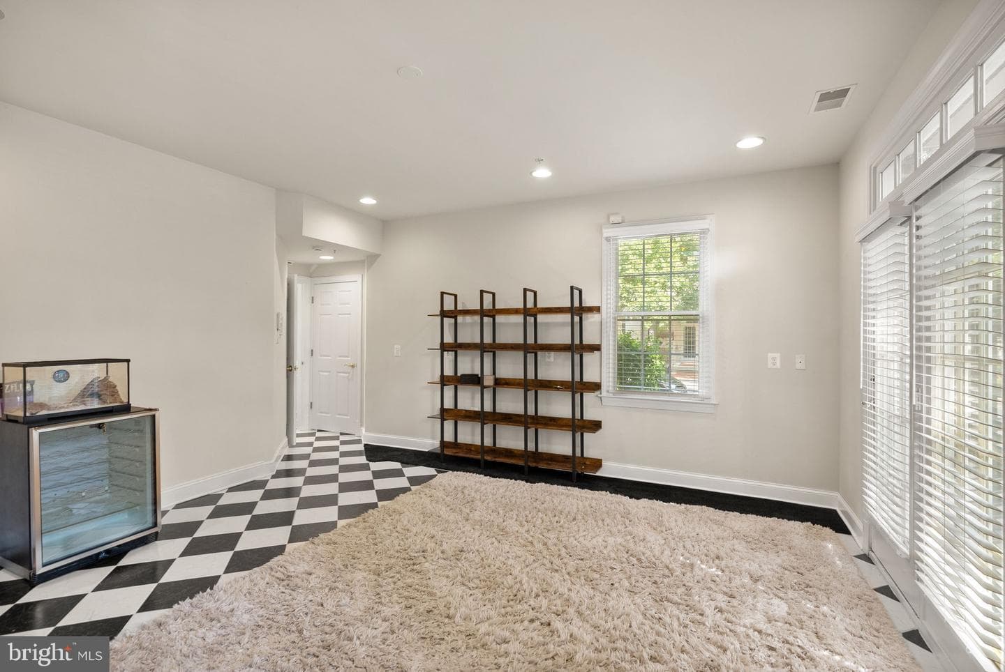 1334 Lessard Lane photo 9