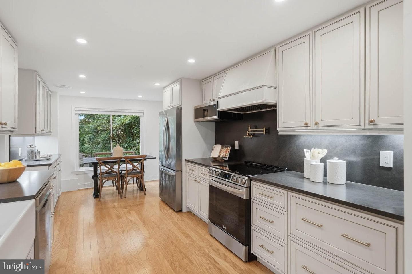 3419 Woodside Road photo 4