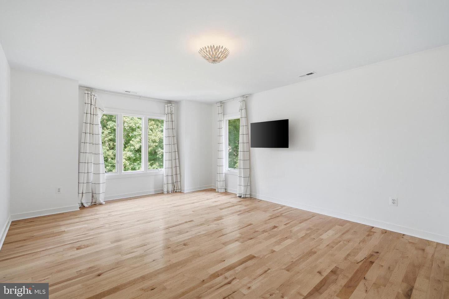 1127 Walker Road photo 47