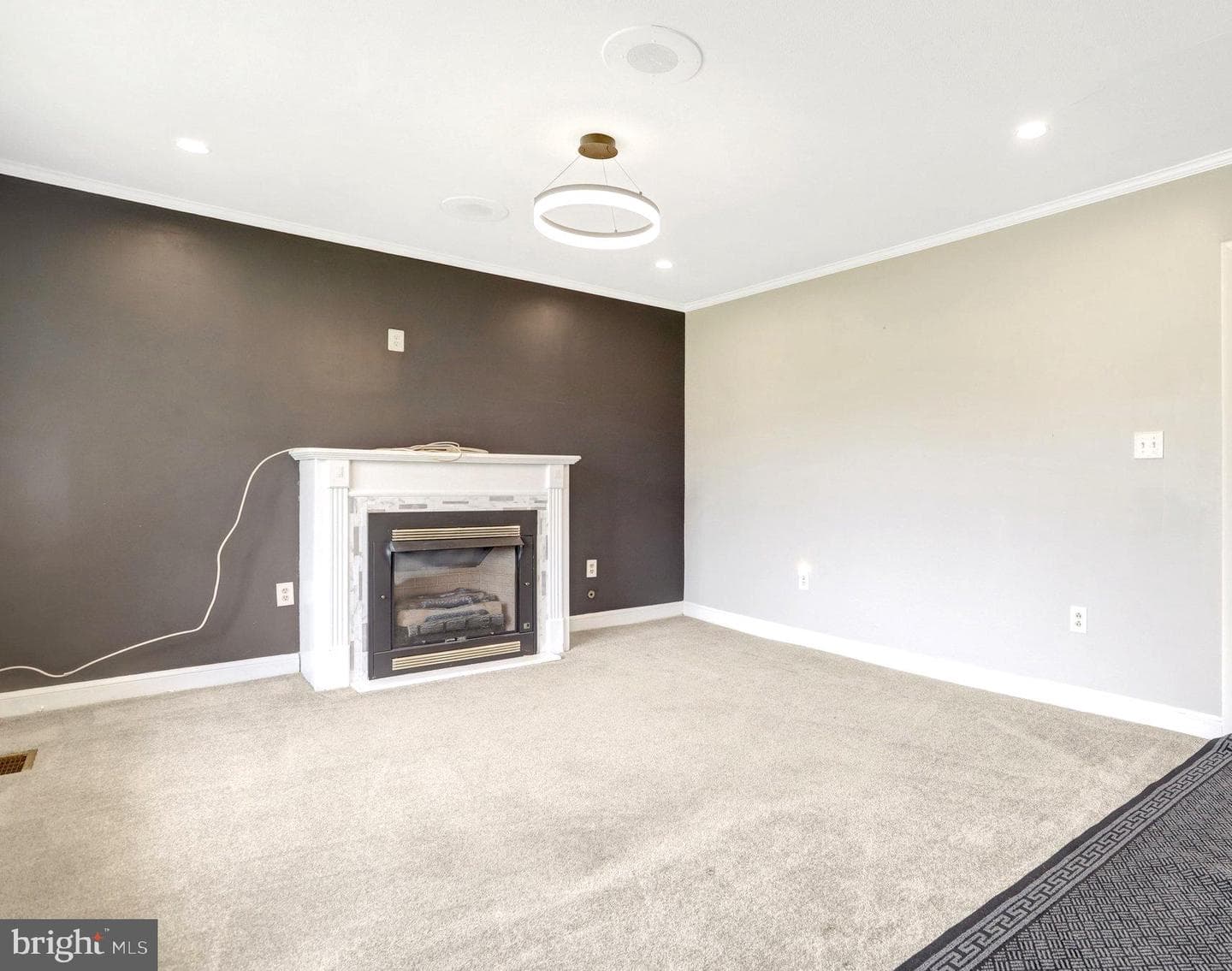 4904 Lawrence Street photo 5