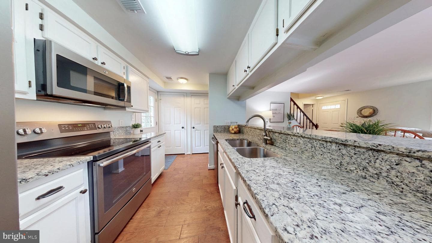 12806 Fantasia Drive photo 11