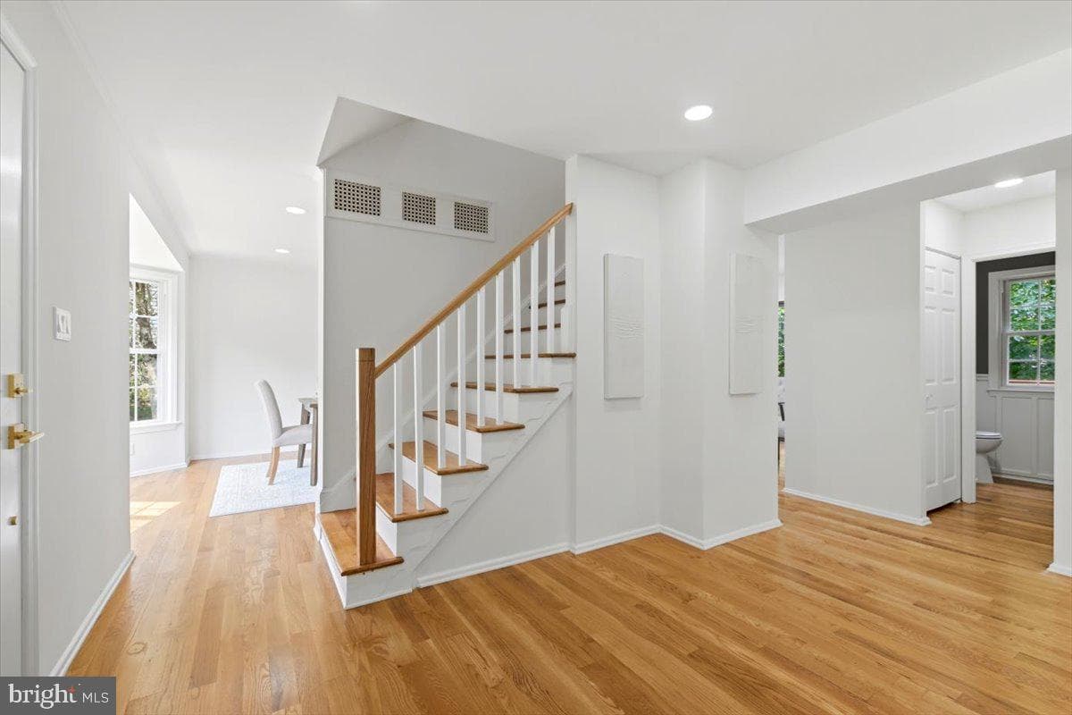 9615 Podium Drive photo 18