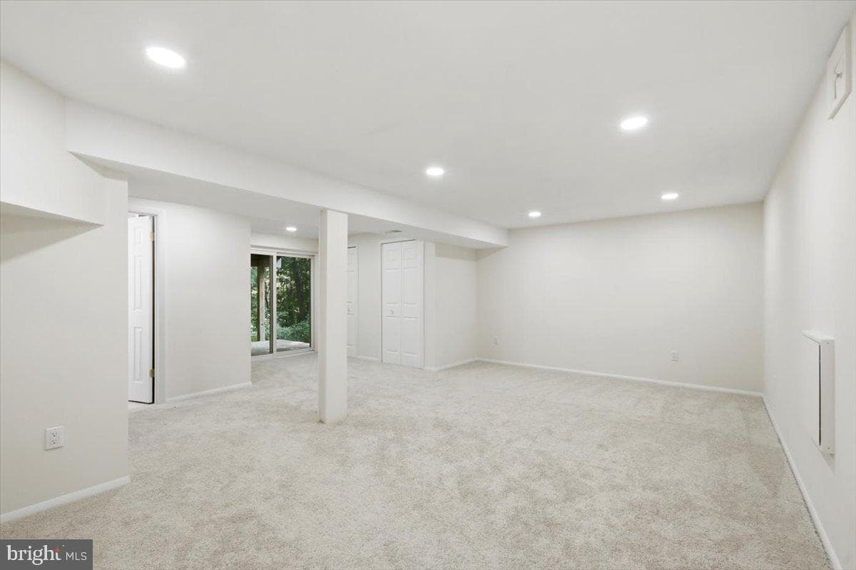 9615 Podium Drive photo 32