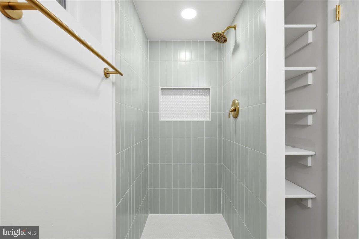 9615 Podium Drive photo 33