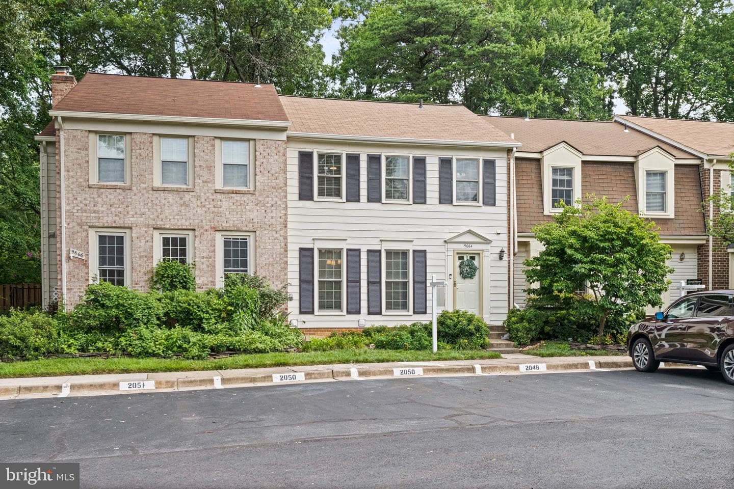 9664 Masterworks Drive photo 4
