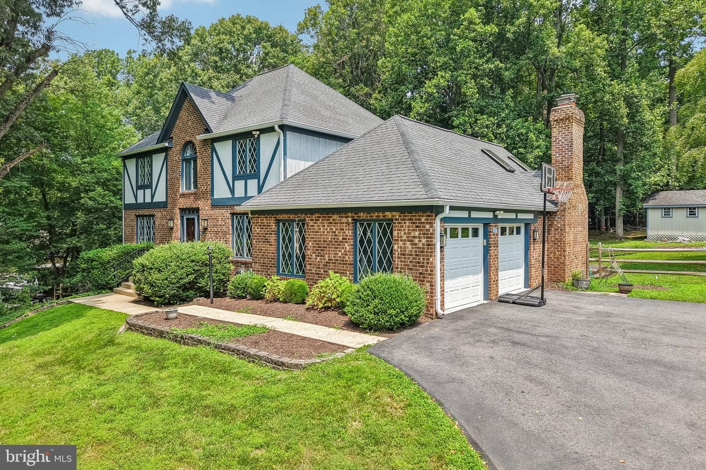 2903 Taj Drive photo 2