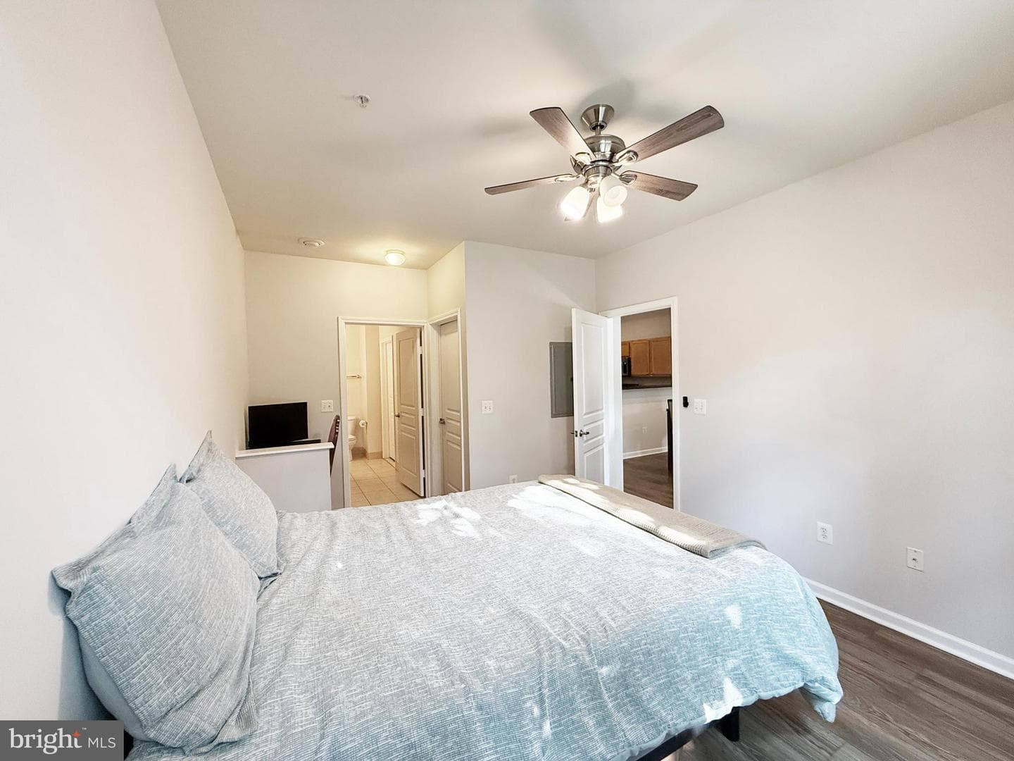 12000 Market Street #175 photo 7