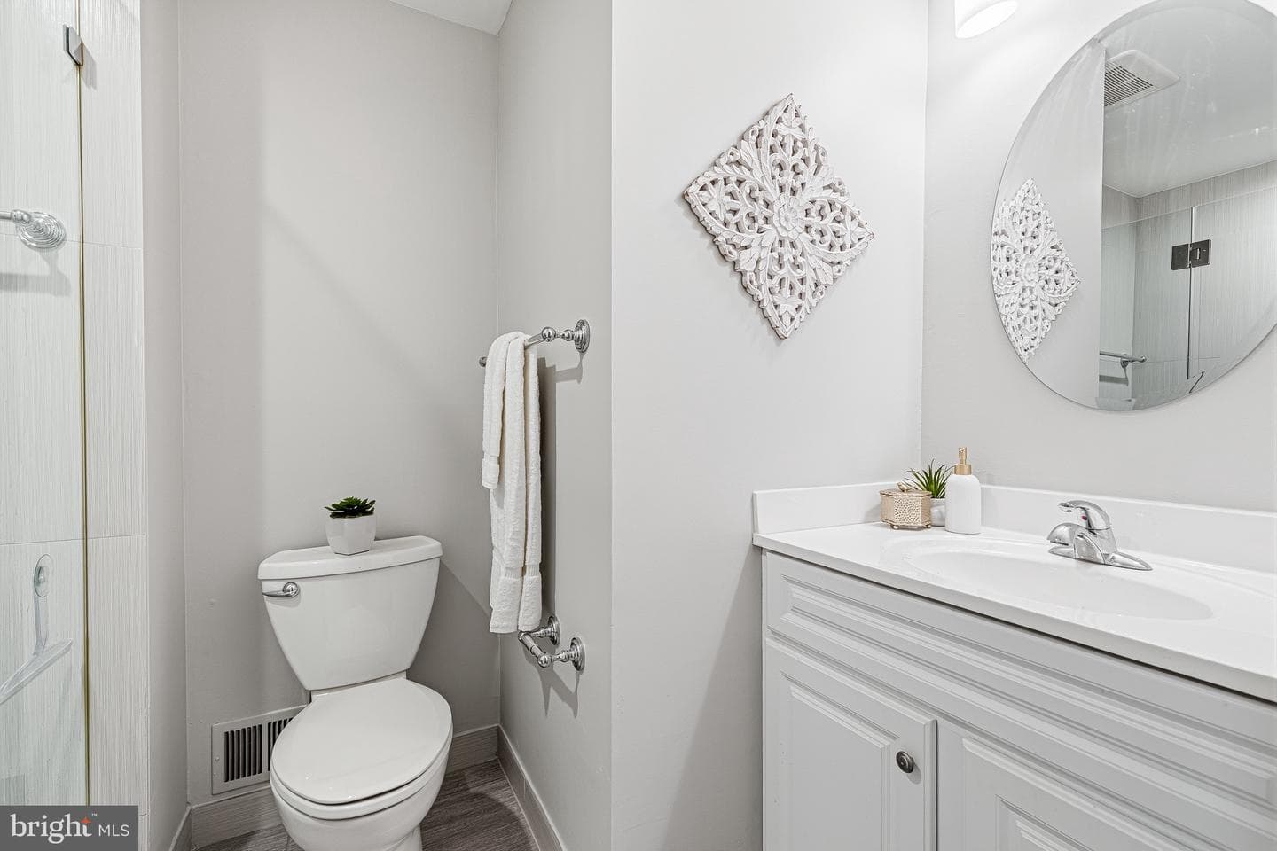 3824 King Arthur Road photo 17