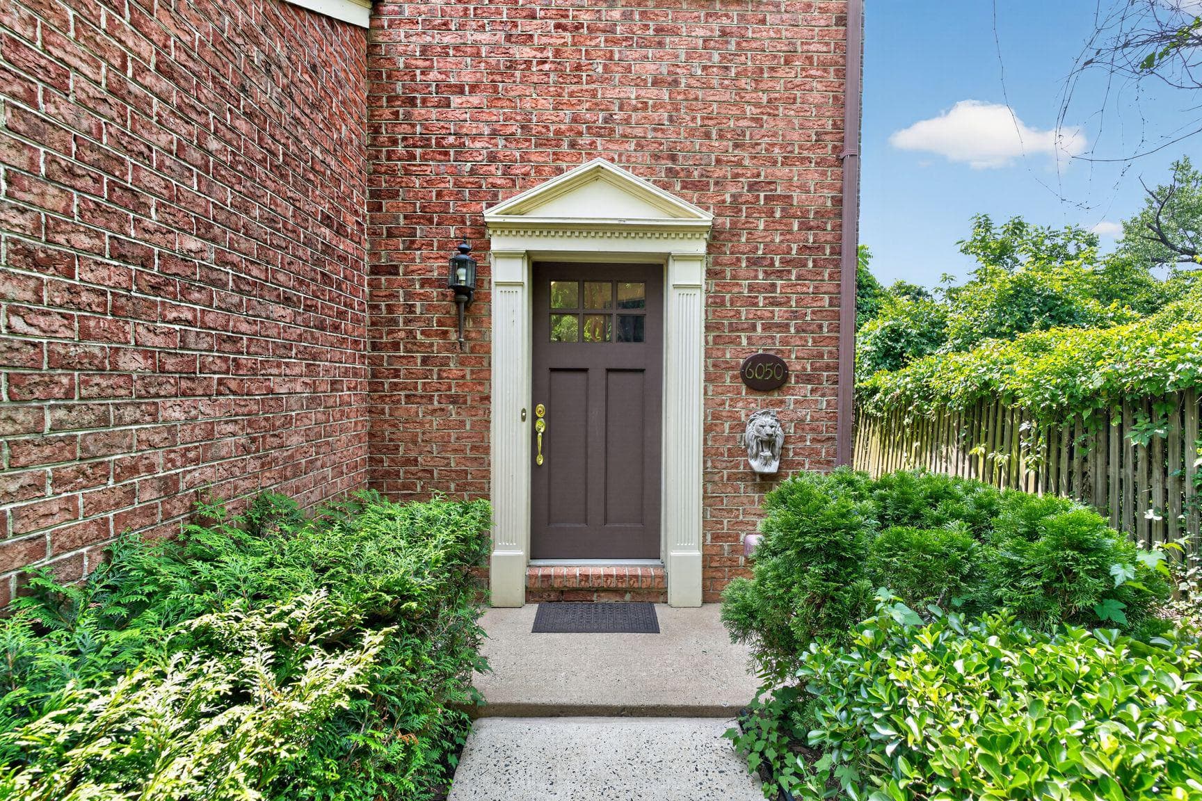 6050 Estates Drive, Alexandria
