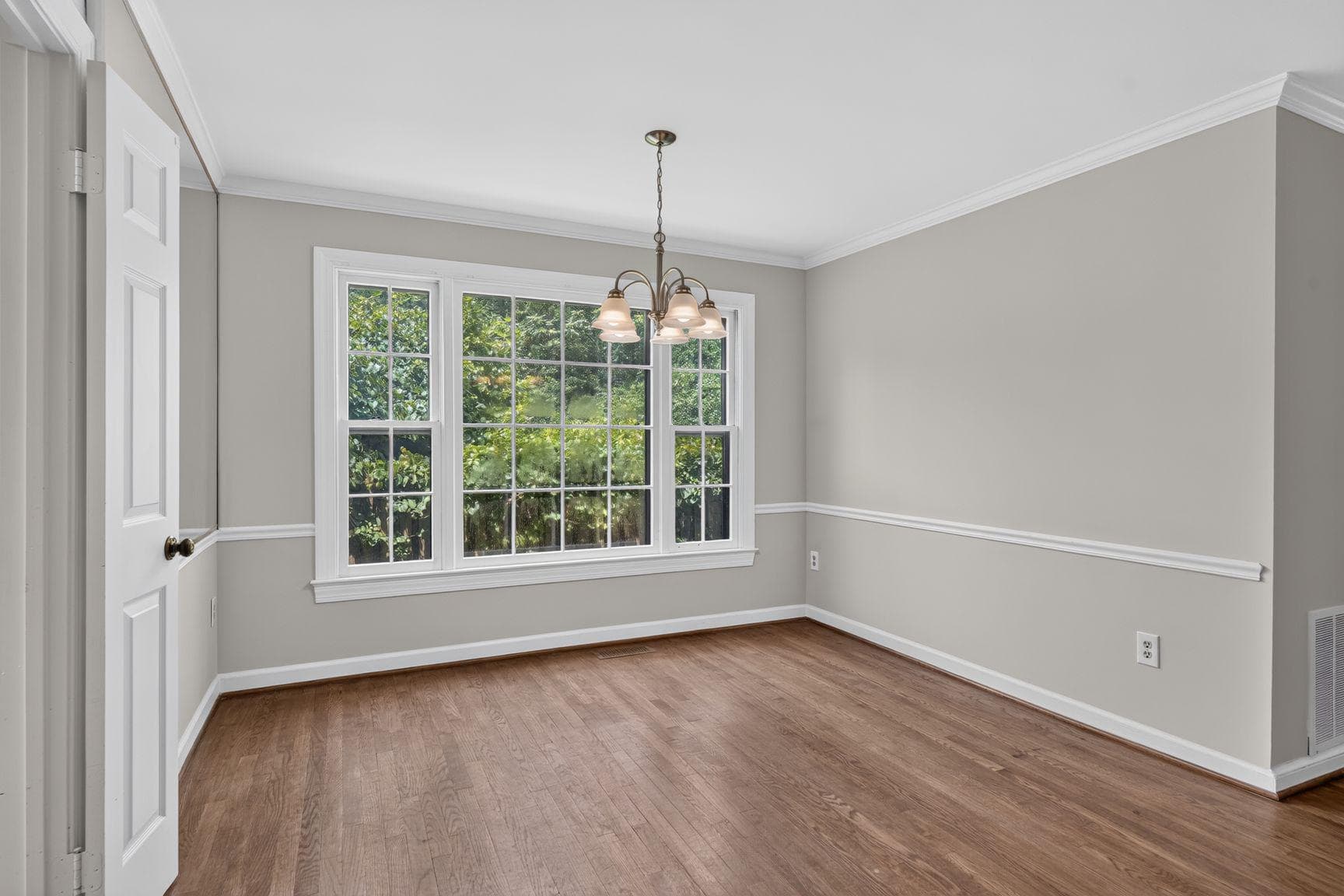6050 Estates Drive photo 5