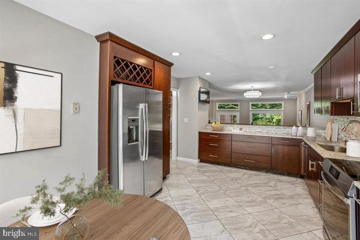 8044 Galla Knoll Circle photo 10