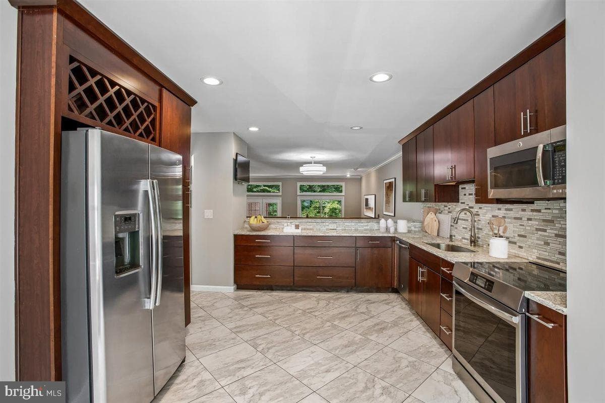 8044 Galla Knoll Circle photo 11