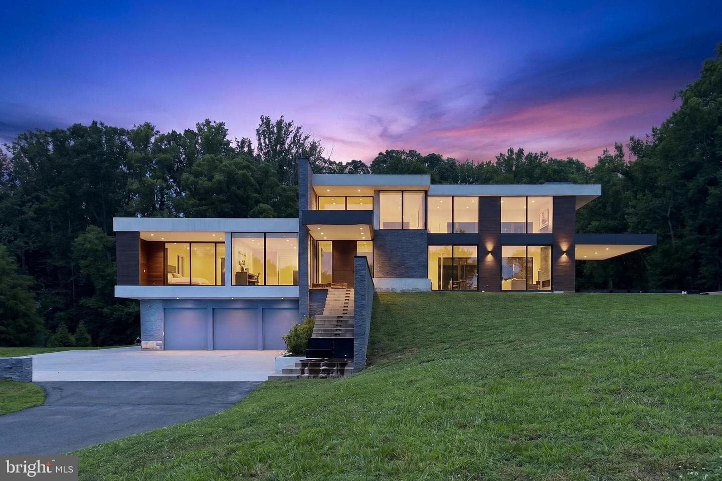 10590 Beach Mill Road, Great Falls