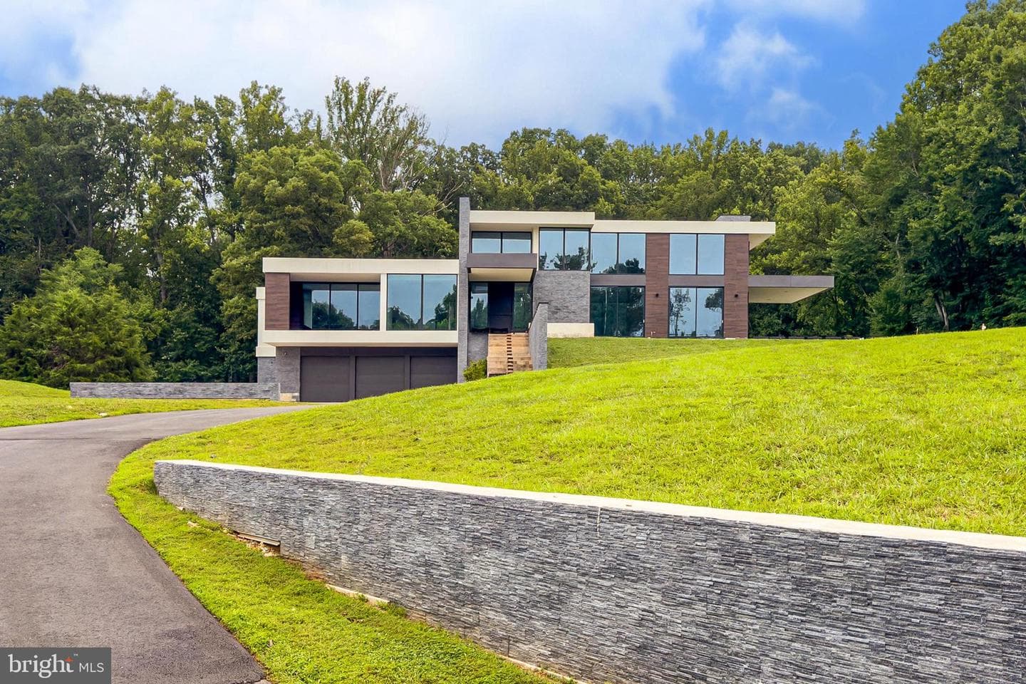 10590 Beach Mill Road photo 3
