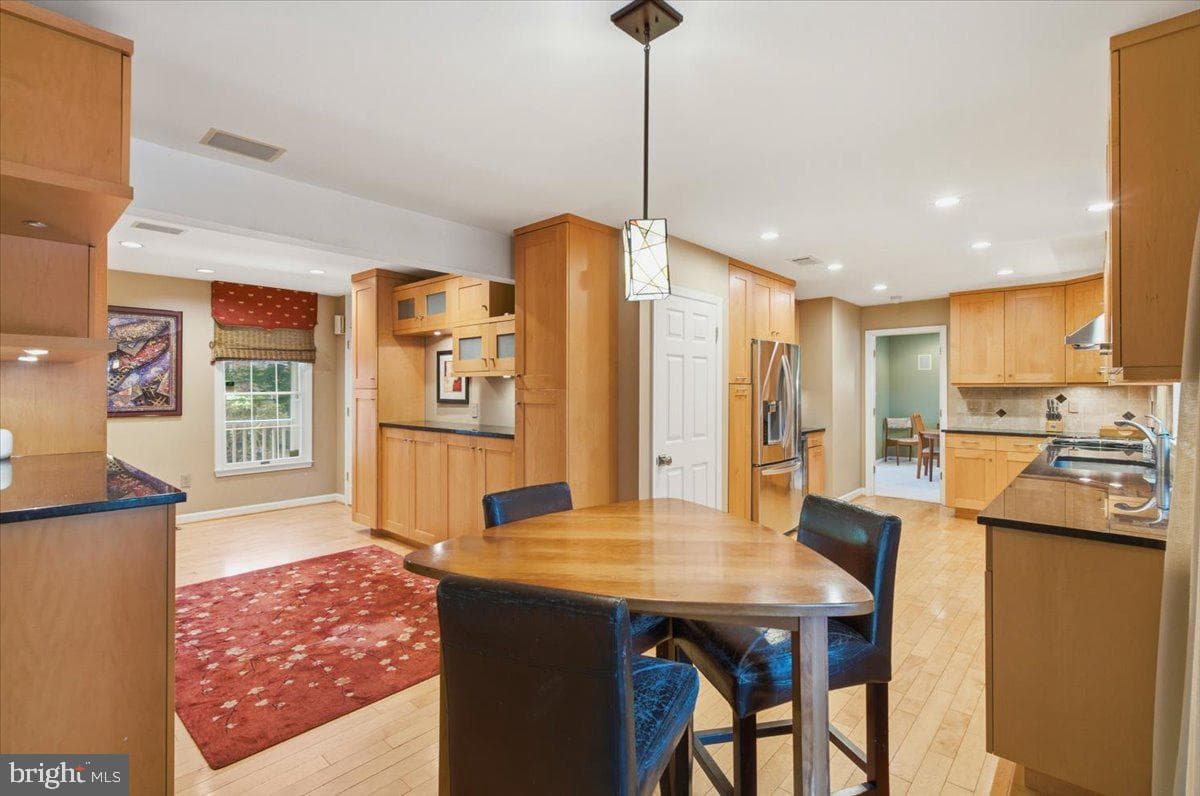 5803 Hall Street photo 17