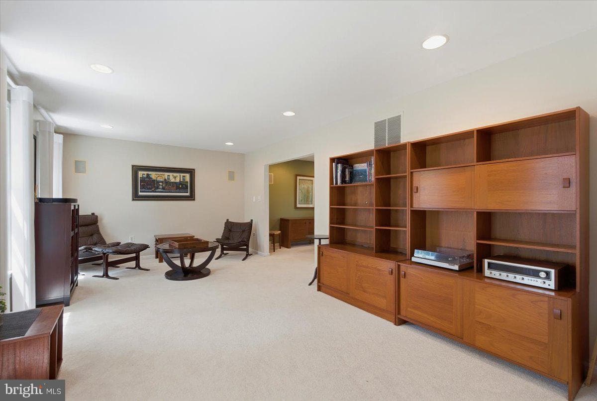 5803 Hall Street photo 28