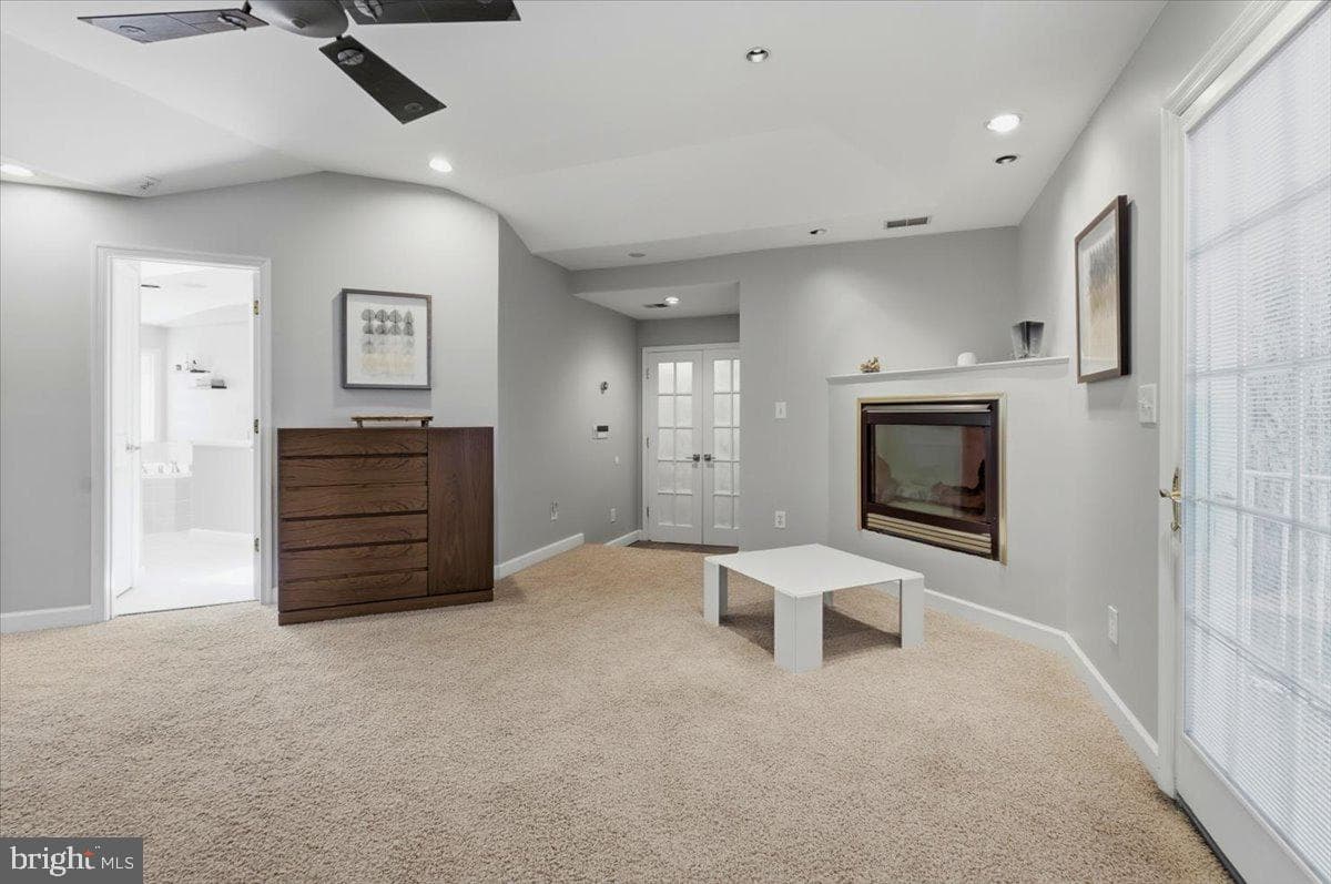 5803 Hall Street photo 41