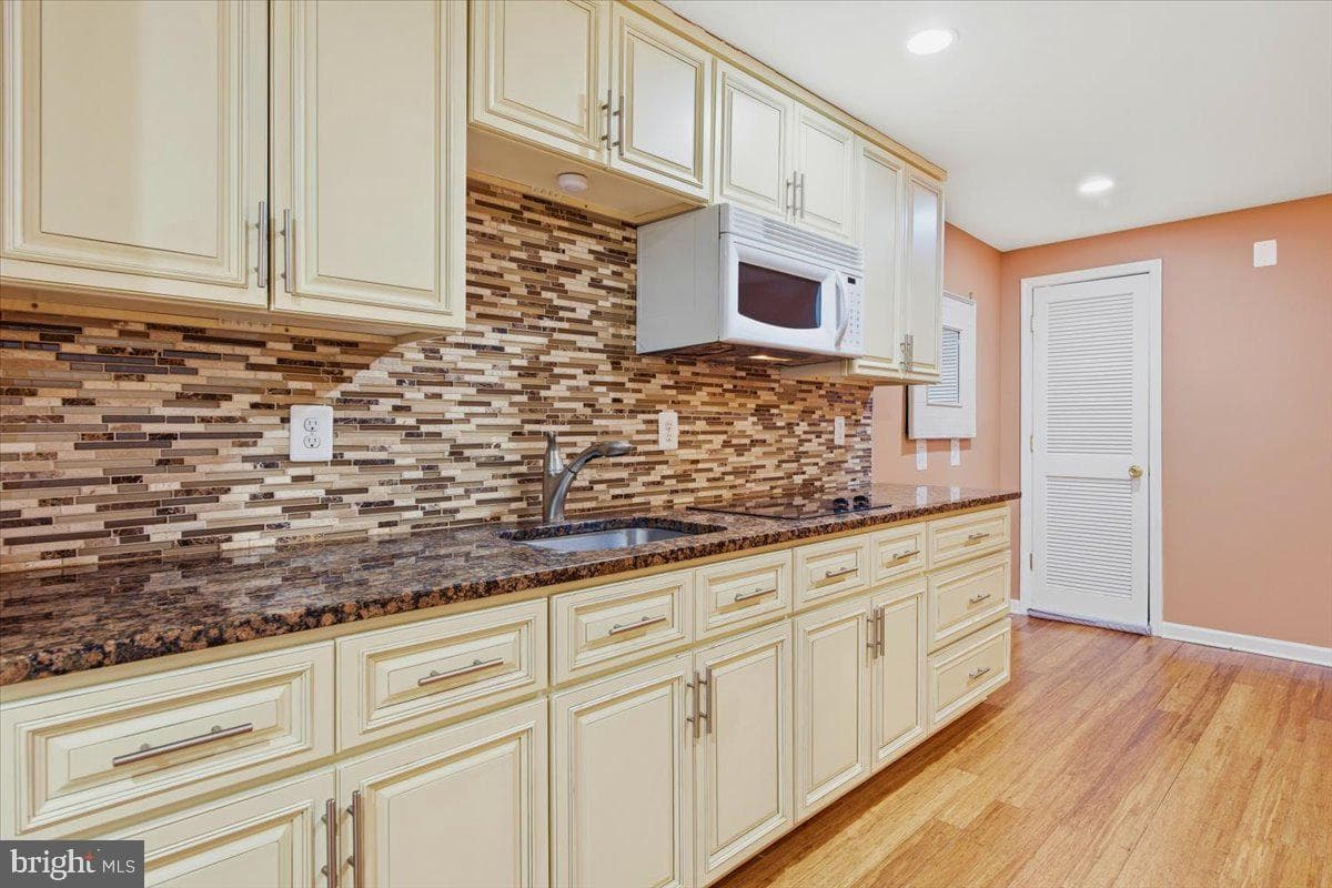5803 Hall Street photo 60