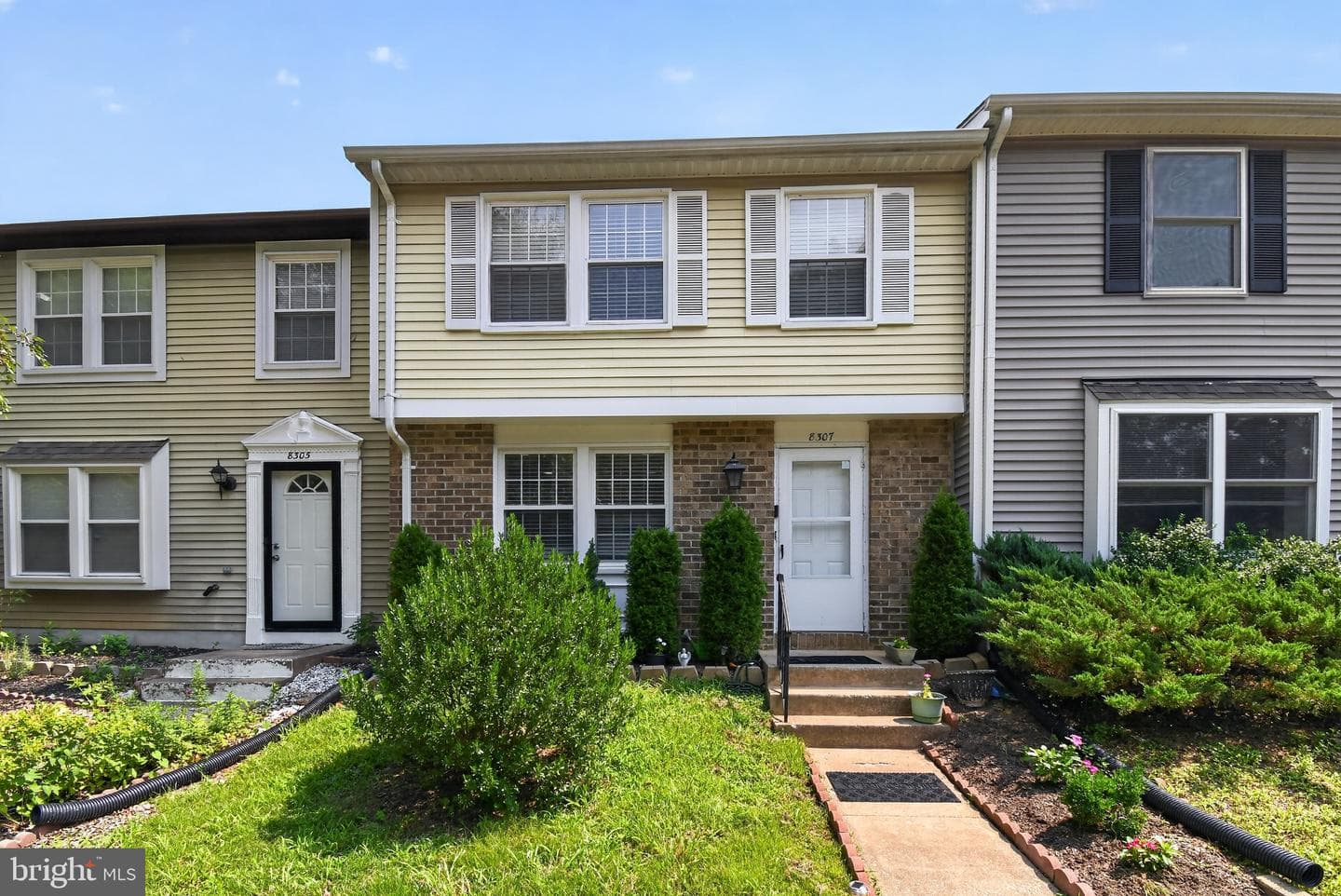 8307 Pondside Terrace photo 2