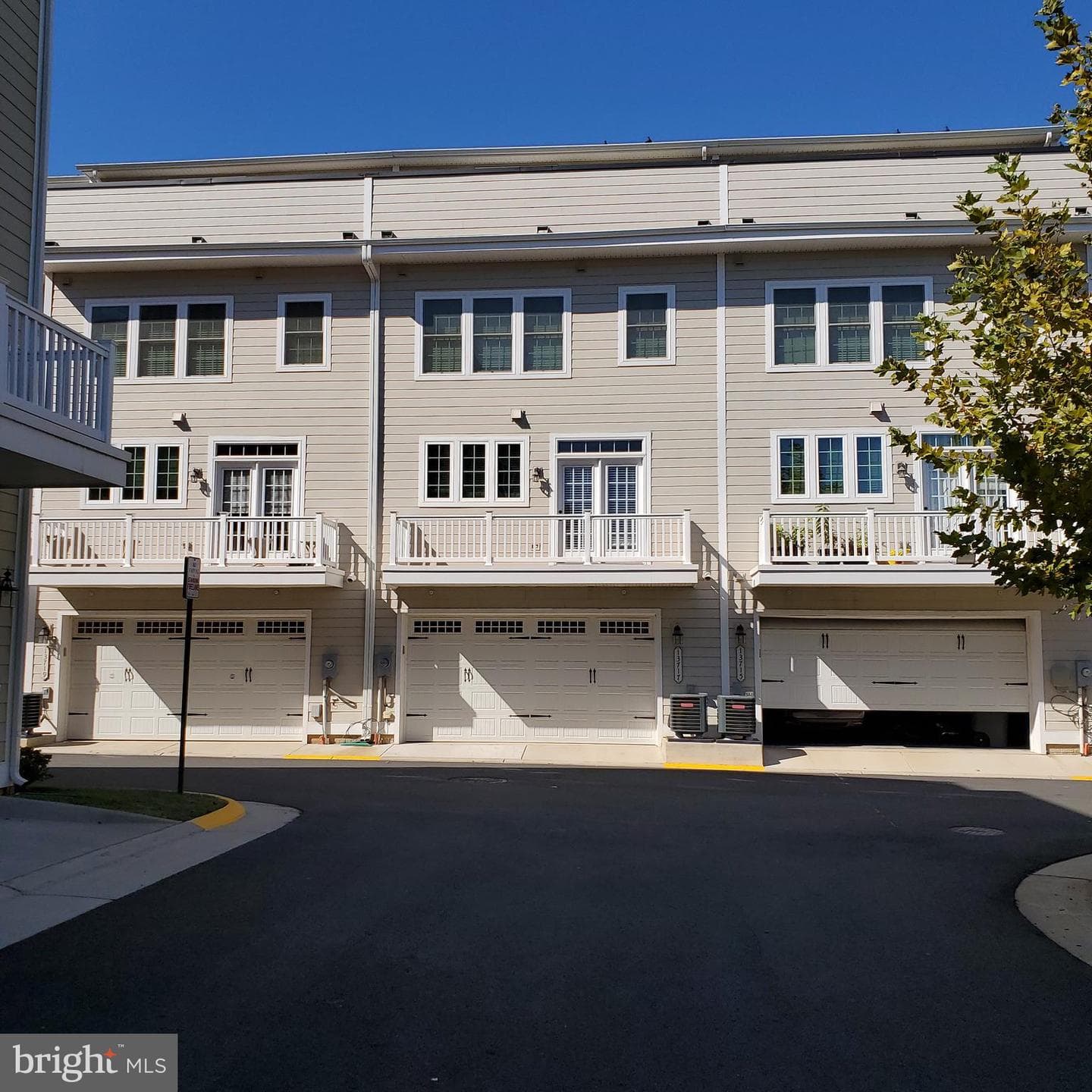 13717 Neil Armstrong Avenue photo 31