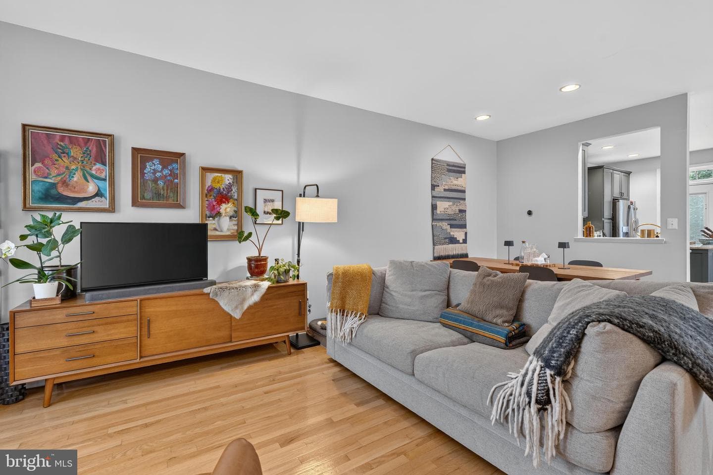 6937 Gourock Court photo 8