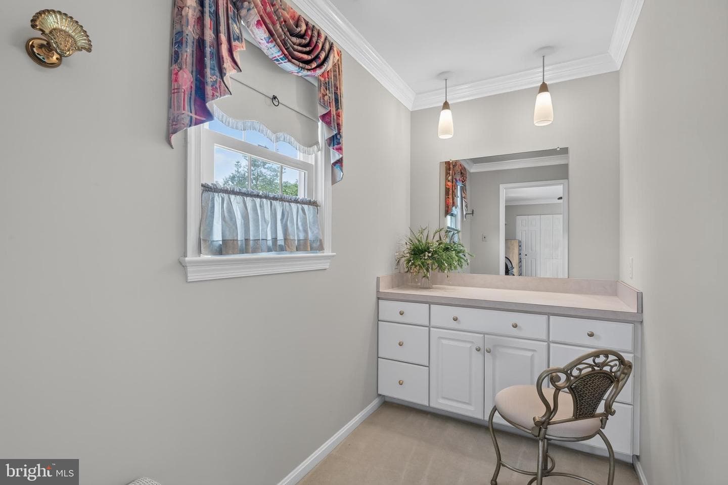 8024 Garlot Drive photo 22