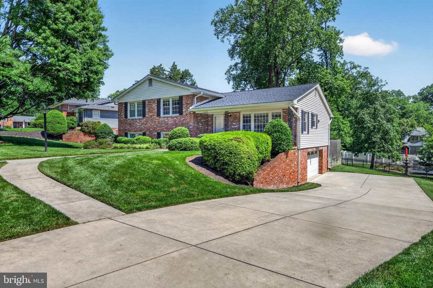 8024 Garlot Drive photo 46