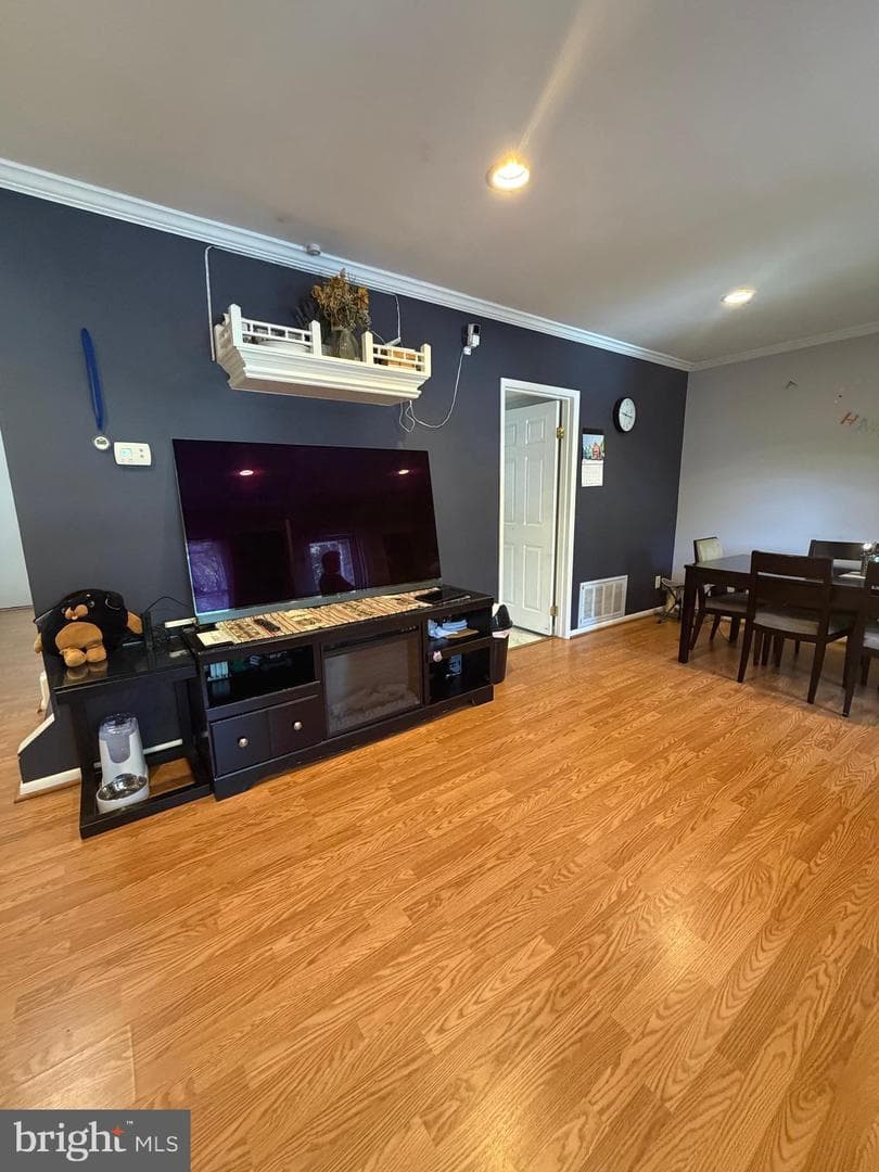 4429 Forest Glen Court photo 9