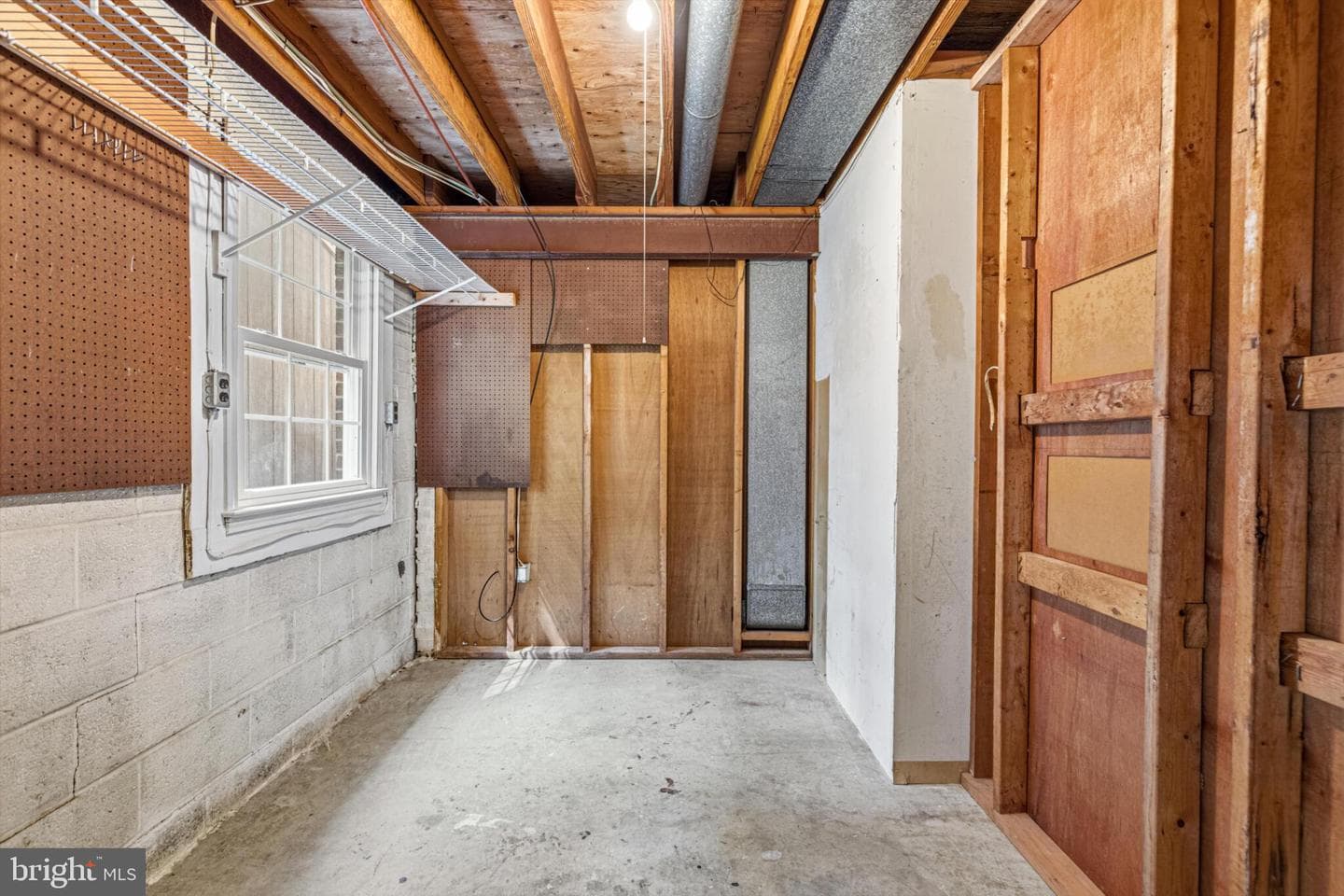 9509 Mandolin Court photo 32