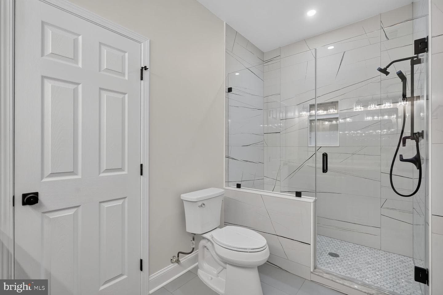7304 Dickenson Street photo 27