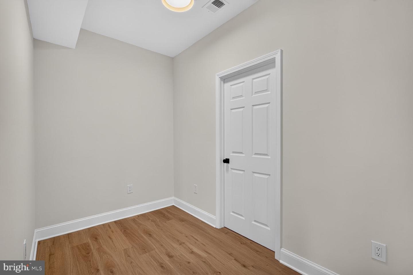 7304 Dickenson Street photo 48