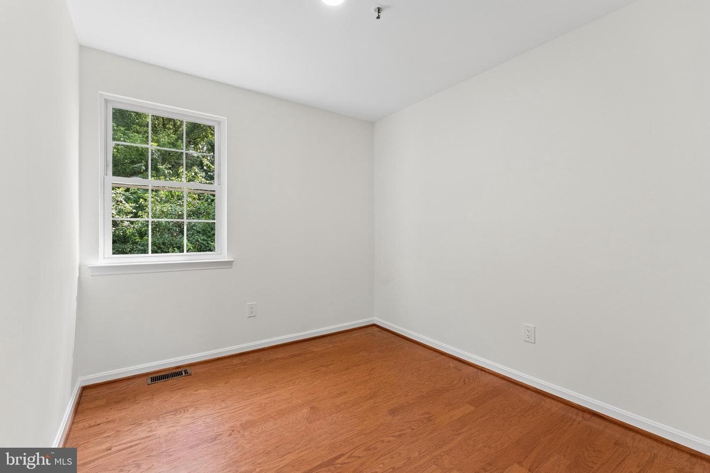 7607 Lee Landing Drive photo 17