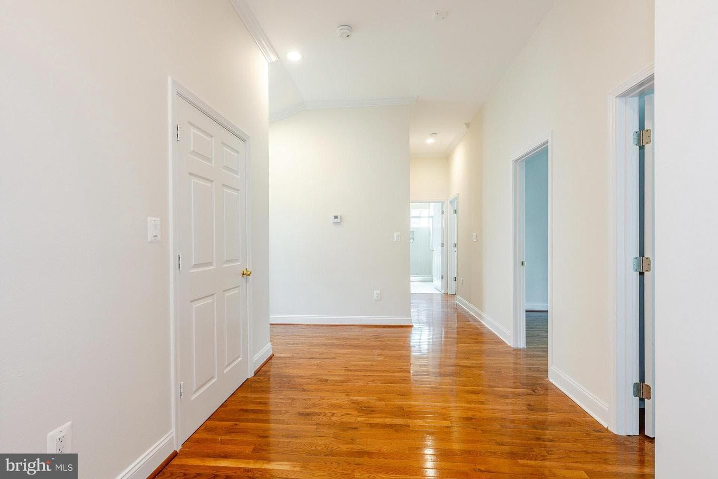 2923 Fairhill Road photo 15