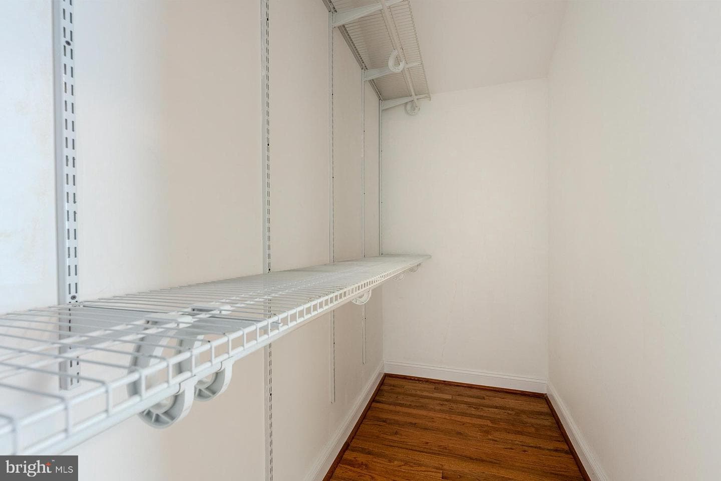 2923 Fairhill Road photo 19