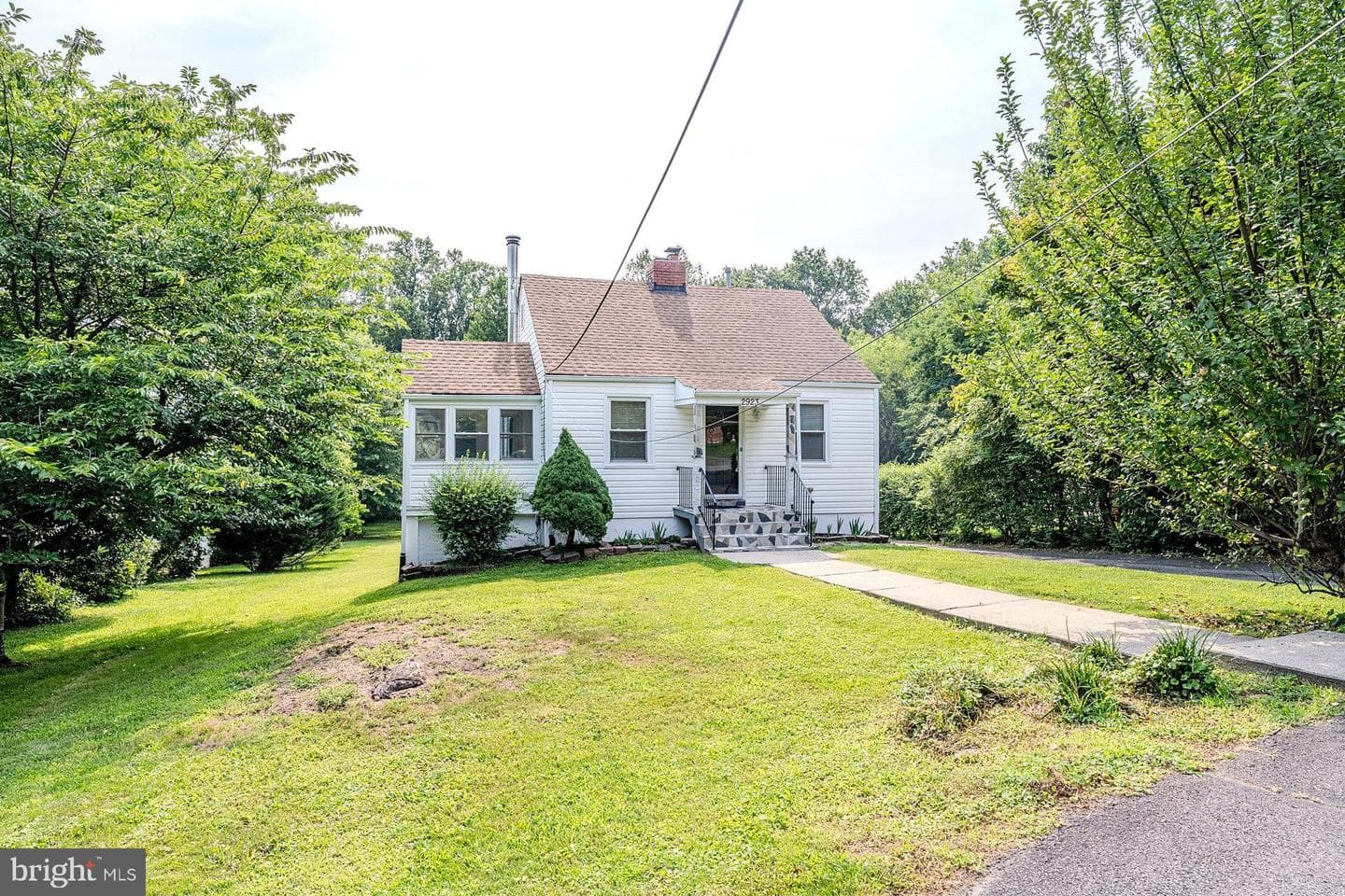 2923 Fairhill Road photo 3