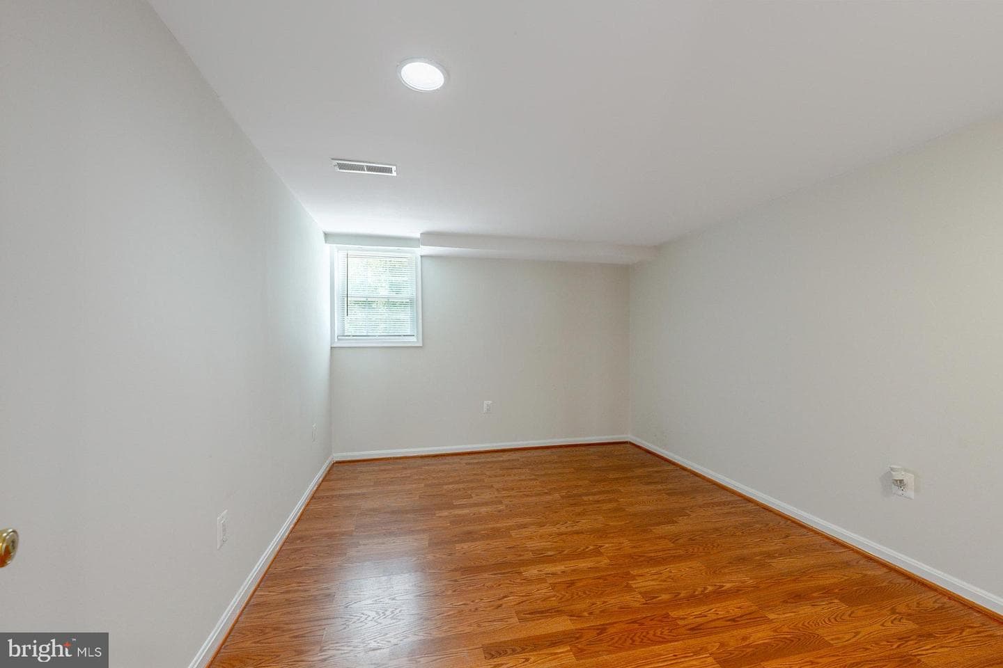 2923 Fairhill Road photo 38