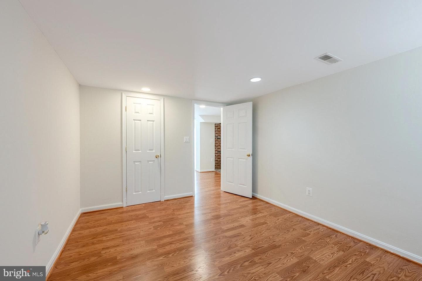 2923 Fairhill Road photo 39