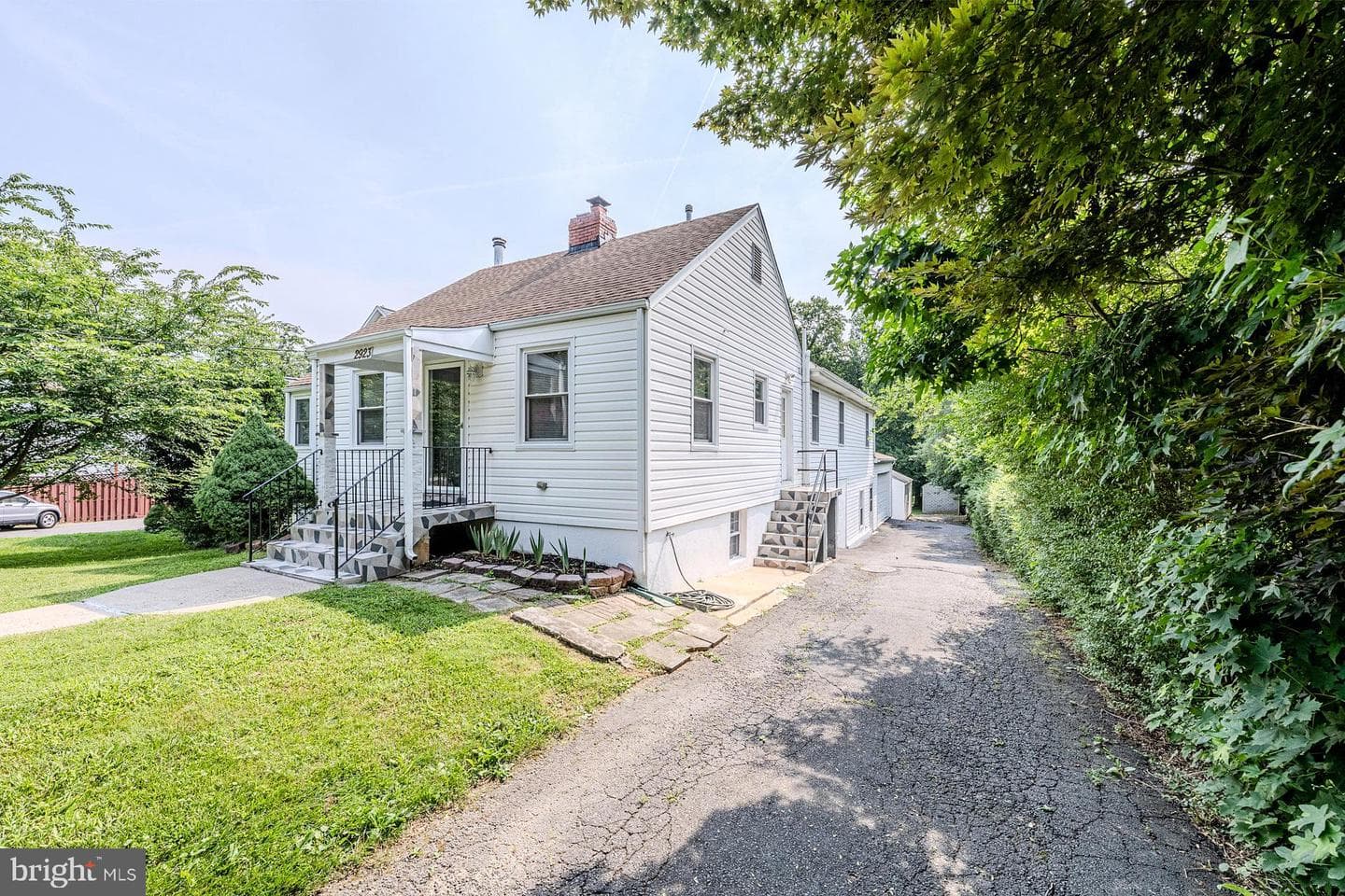 2923 Fairhill Road photo 4