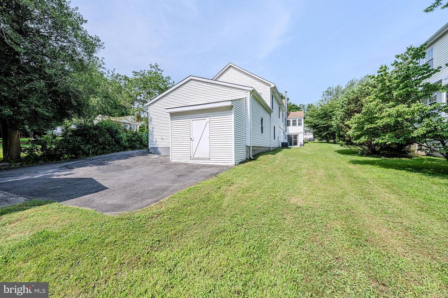 2923 Fairhill Road photo 51