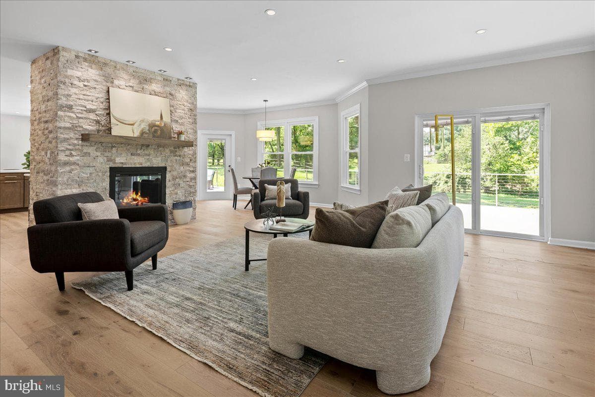 353 Gallop Wood Place photo 35