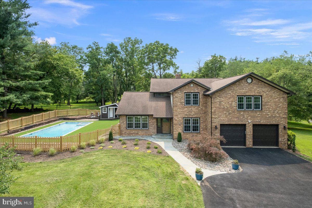353 Gallop Wood Place photo 4
