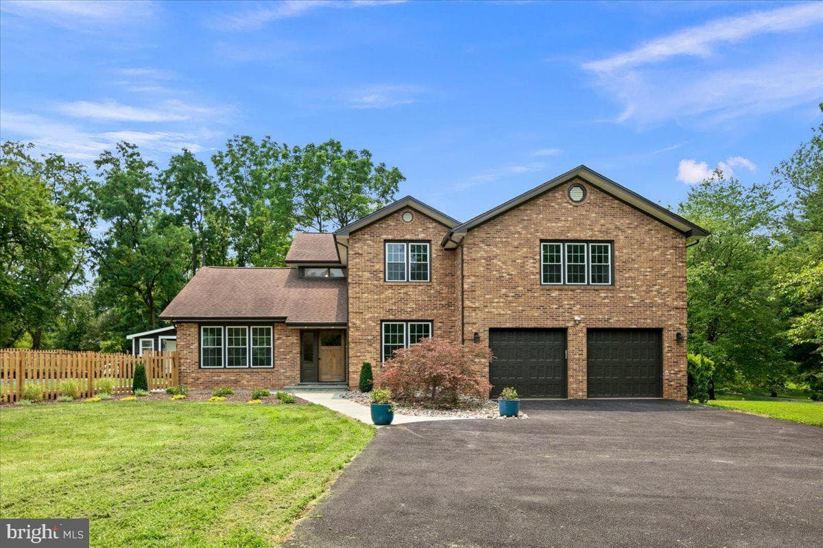 353 Gallop Wood Place photo 6