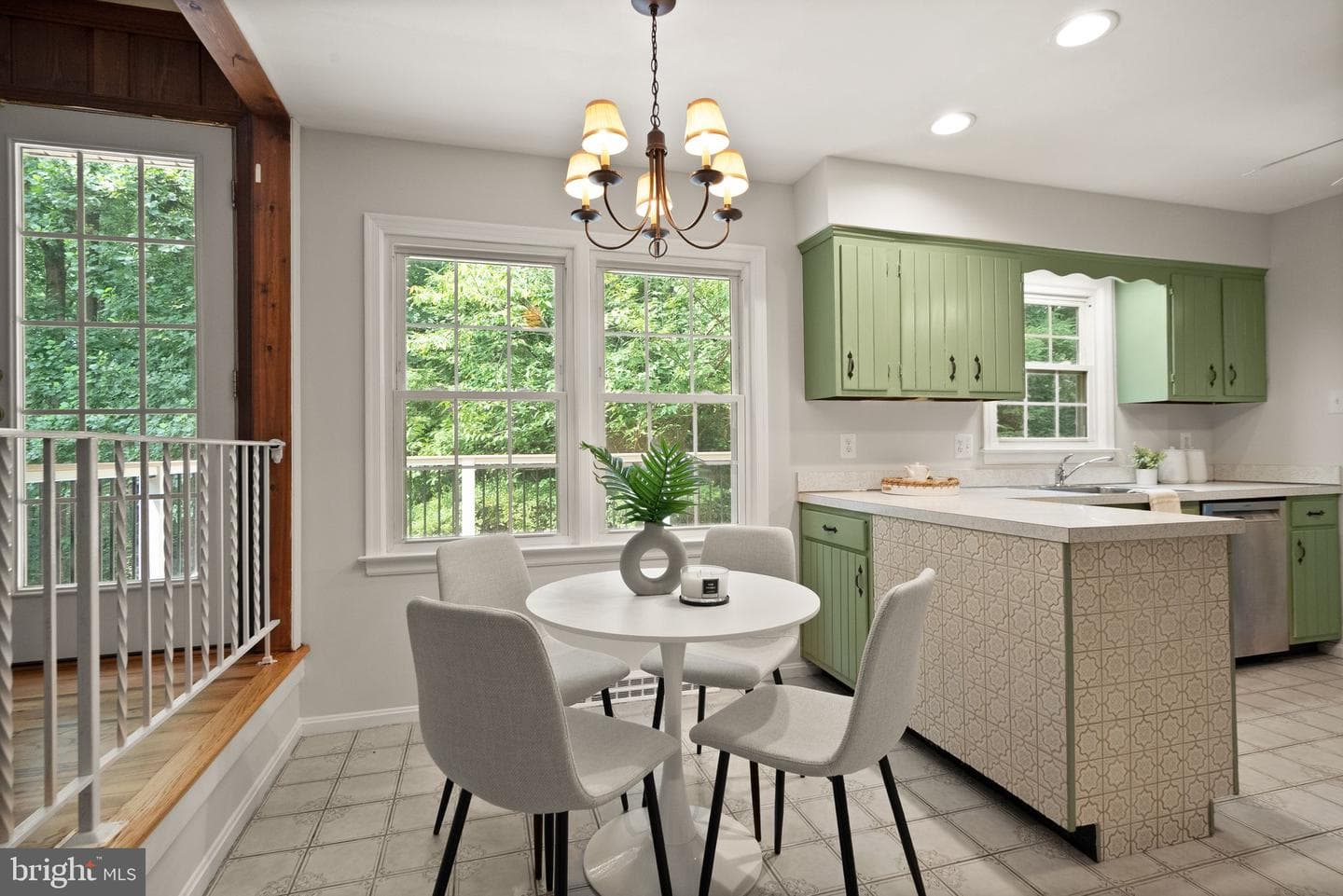 8104 Chivalry Road photo 17