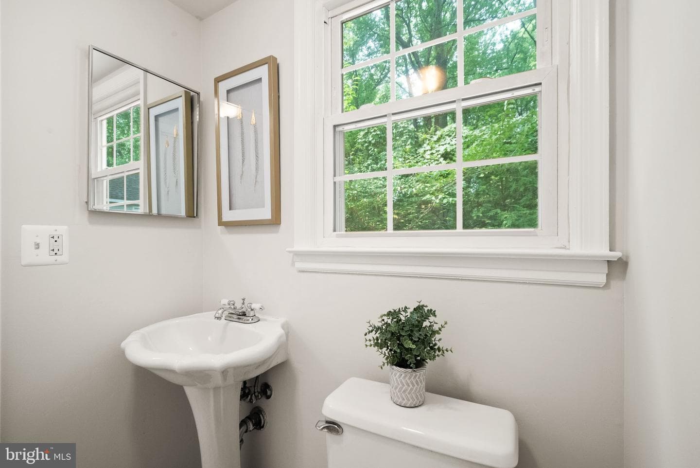 8104 Chivalry Road photo 26