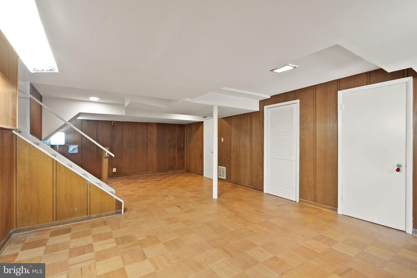 8104 Chivalry Road photo 47