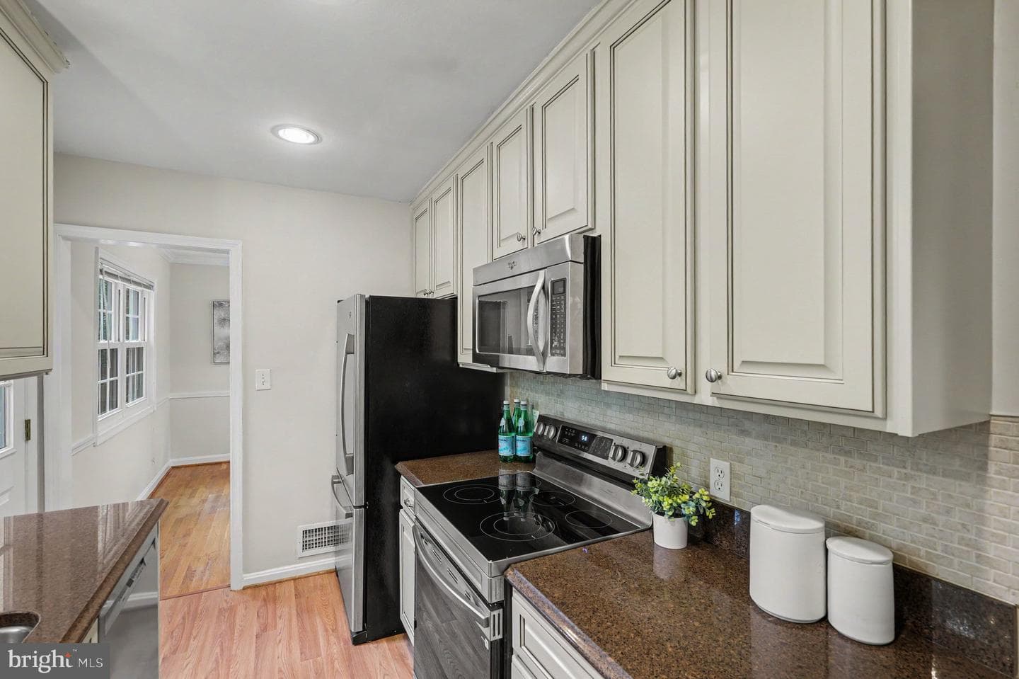 3058 Hazelton Street photo 9