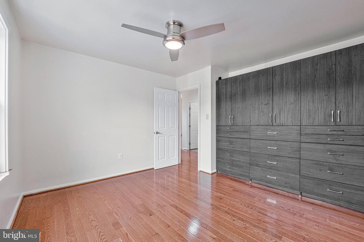 4151 Hamlin Court photo 20