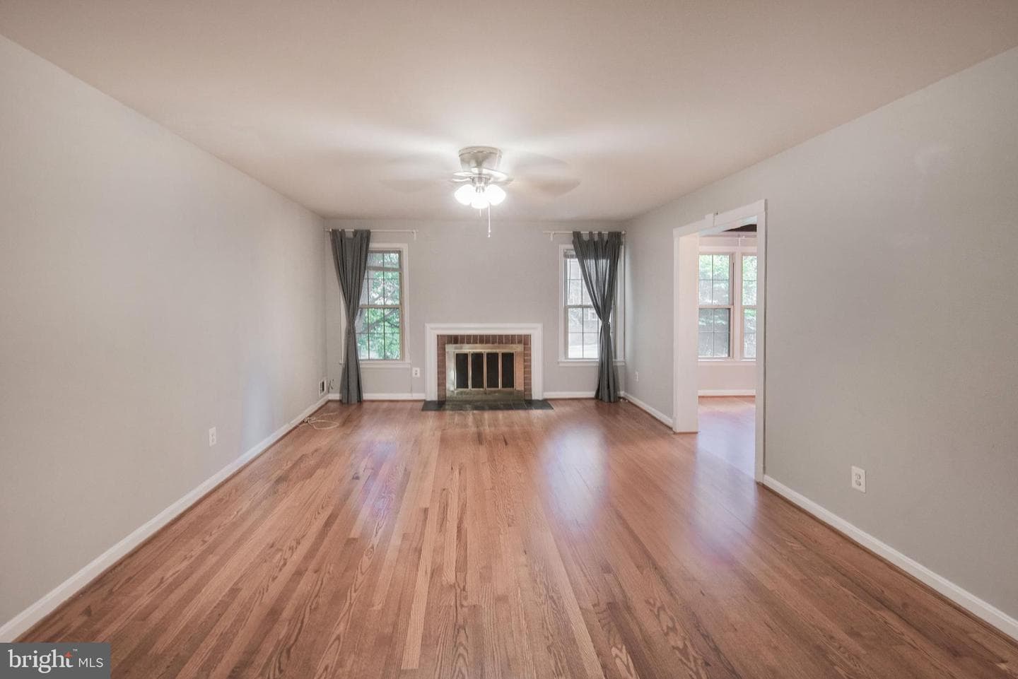 6611 Rosecroft Place photo 3