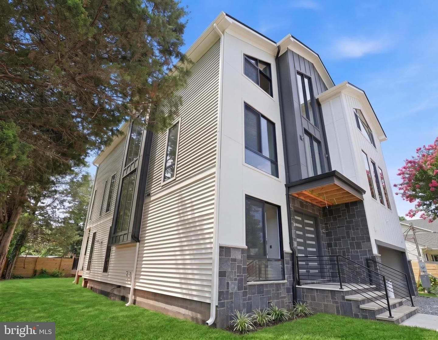 6931 Oak Ridge Road, Falls Church